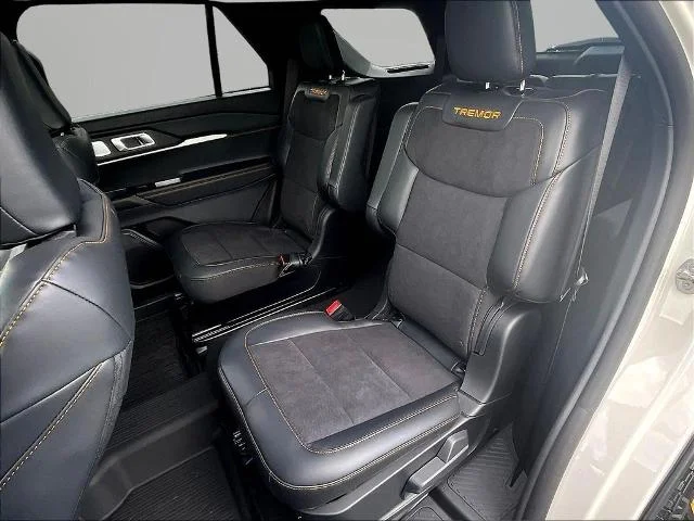 New 2026 Star White Metallic Tri-Coat Ford Tremor® image 59