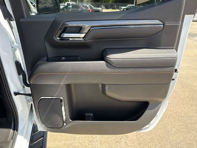 Used 2025 White GMC AT4 image 20