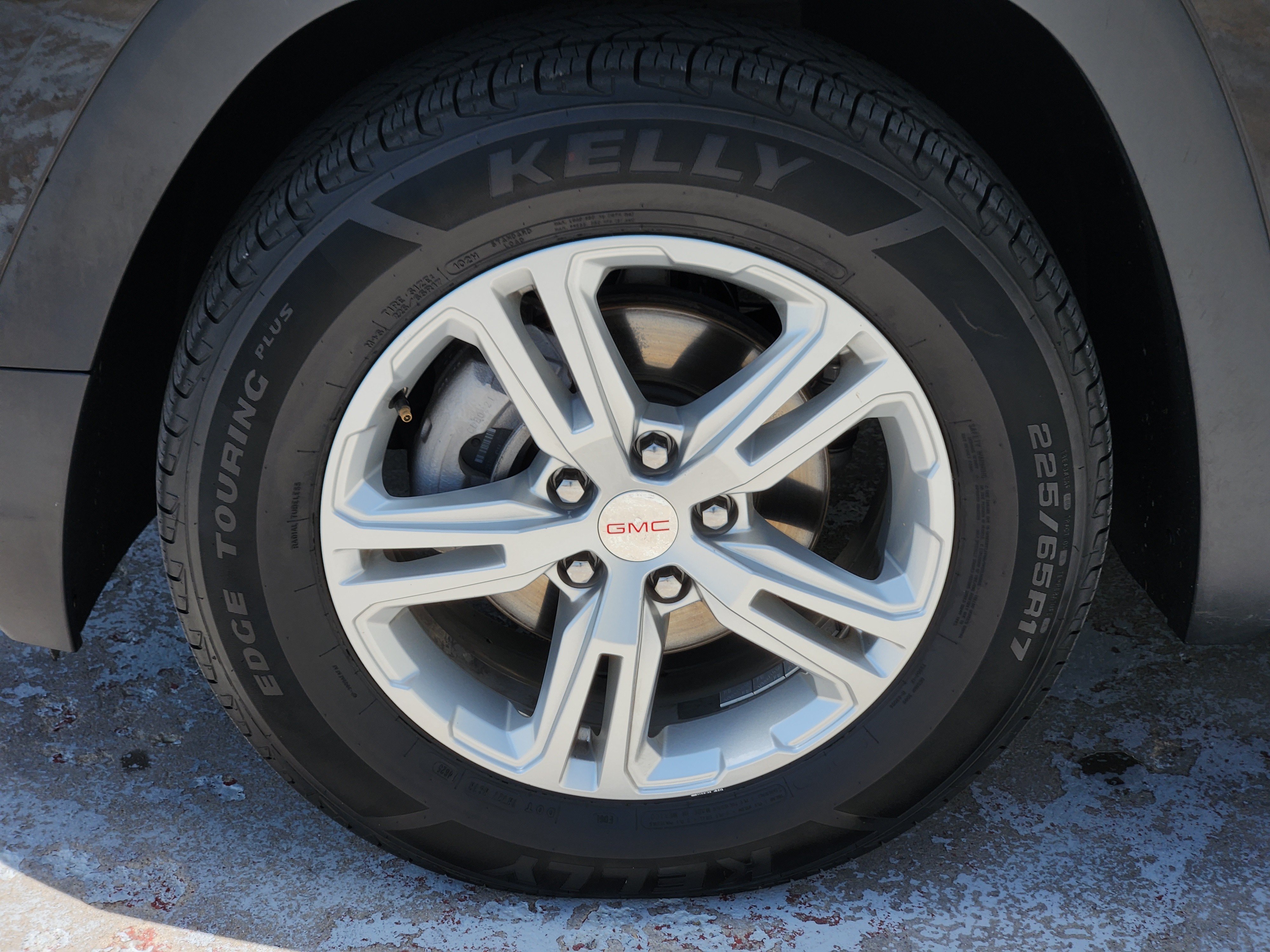 Used 2024 Ebony Twilight Metallic GMC SLE image 16