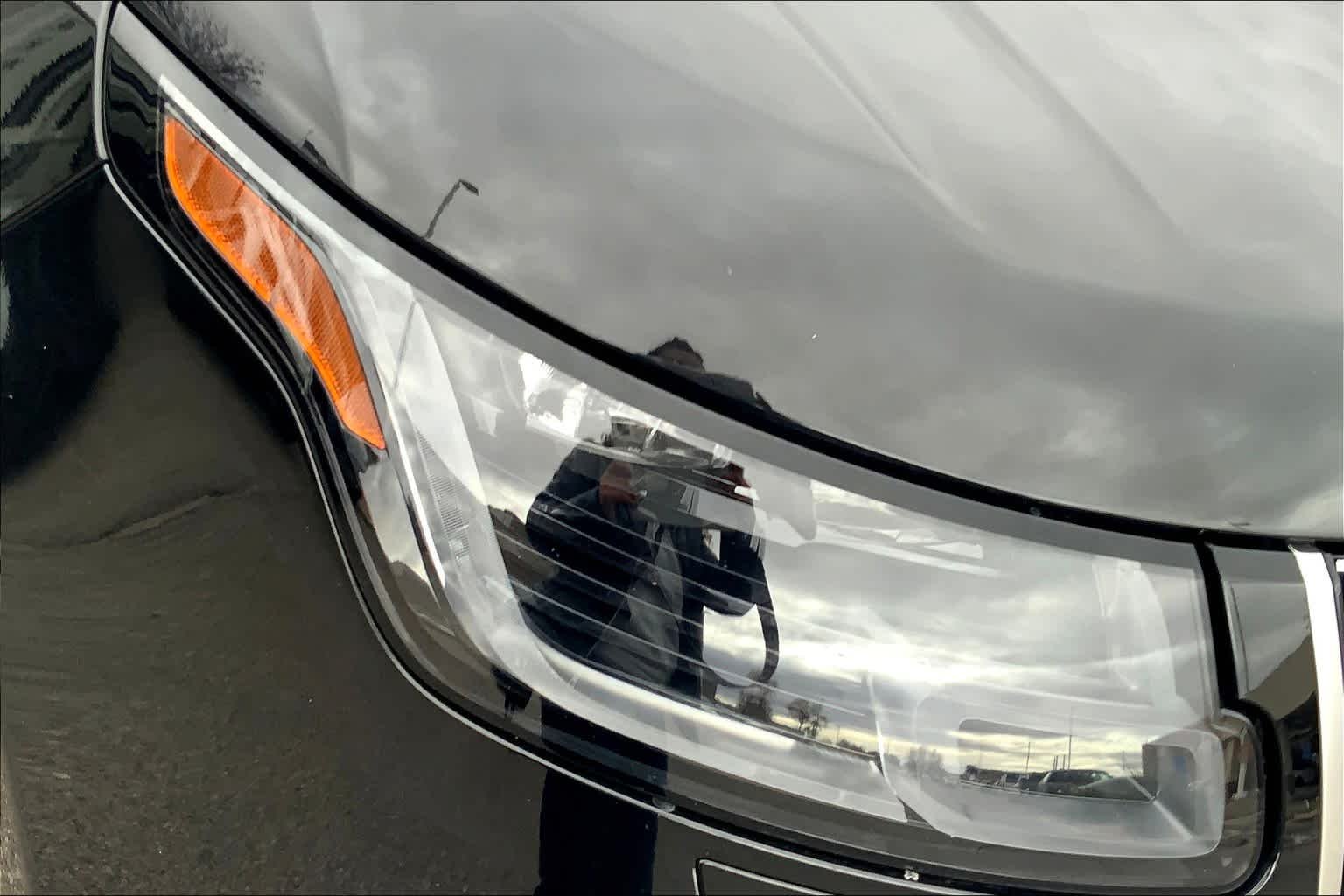 Used 2021 Santorini Black Metallic Land Rover Westminster image 27