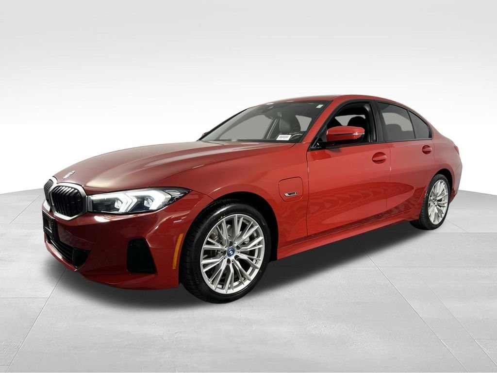 Used 2023 Melbourne Red Metallic BMW 330e iPerformance image 3