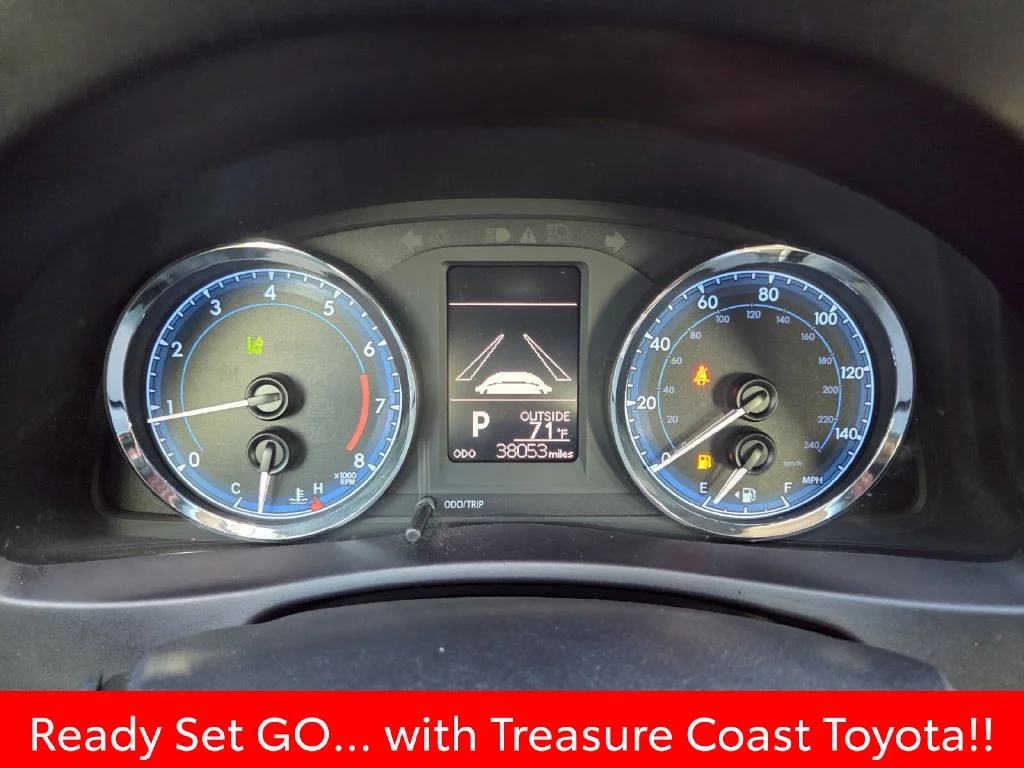 Used 2018 Red Toyota LE image 32