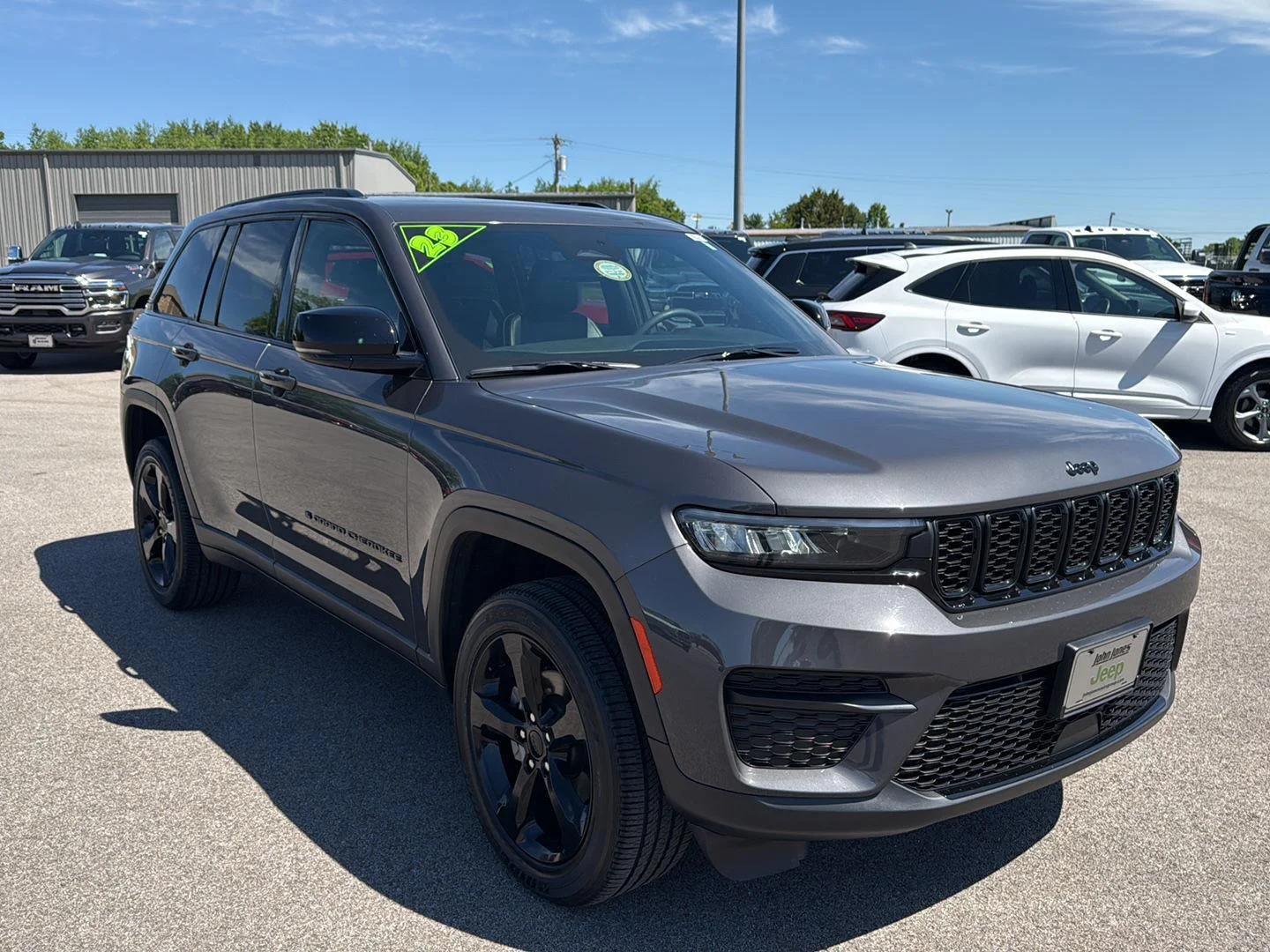 Used 2023 Baltic Gray Metallic Clearcoat Jeep Altitude image 2