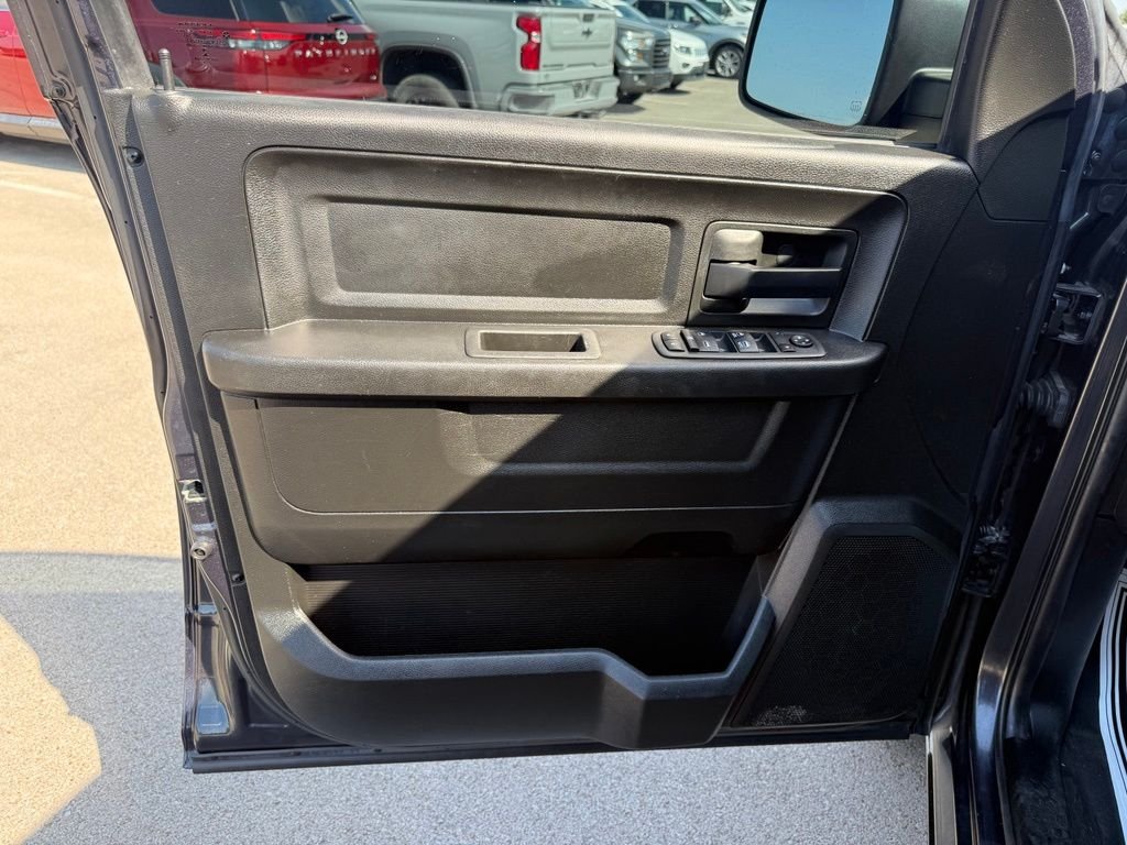 Used 2019 Gray Ram Tradesman image 7