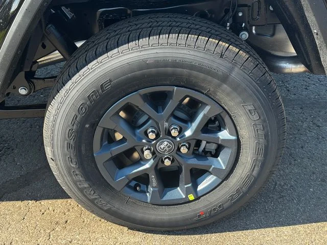 New 2026 Black Clear-Coat Exterior Paint Jeep 85th Anniversary Edition image 11
