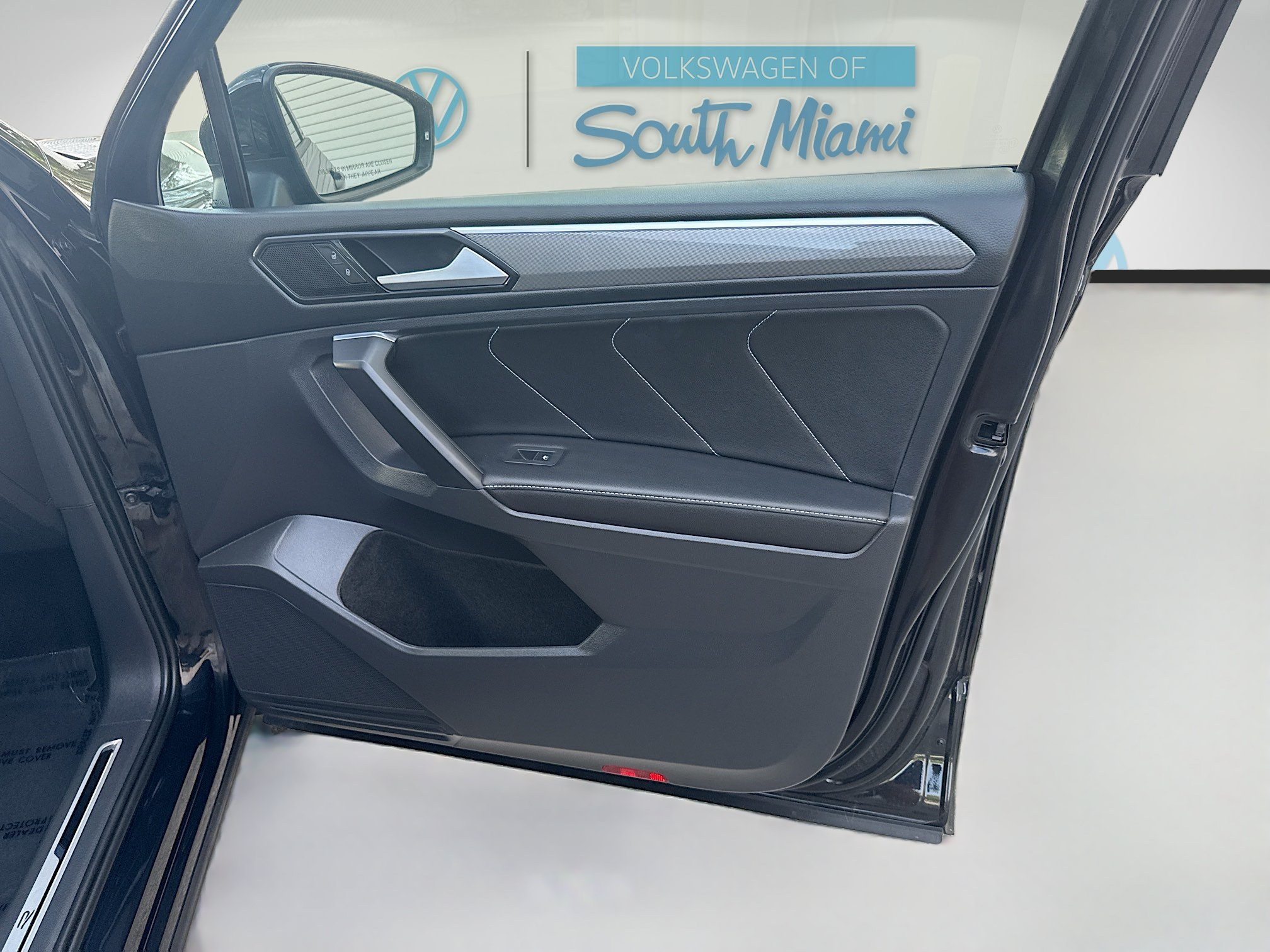 Certified Used 2022  Volkswagen SE R-Line Black image 33