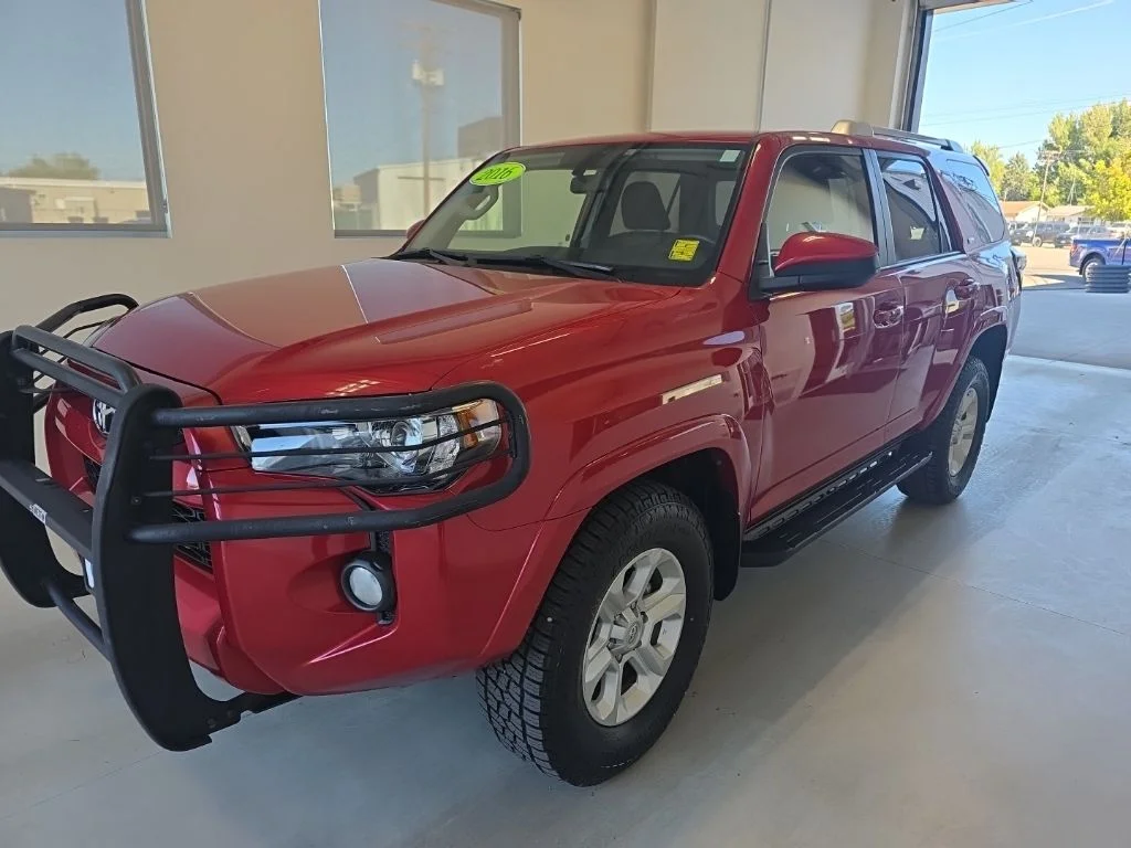 Used 2016 Barcelona Red Metallic Toyota SR5 image 3