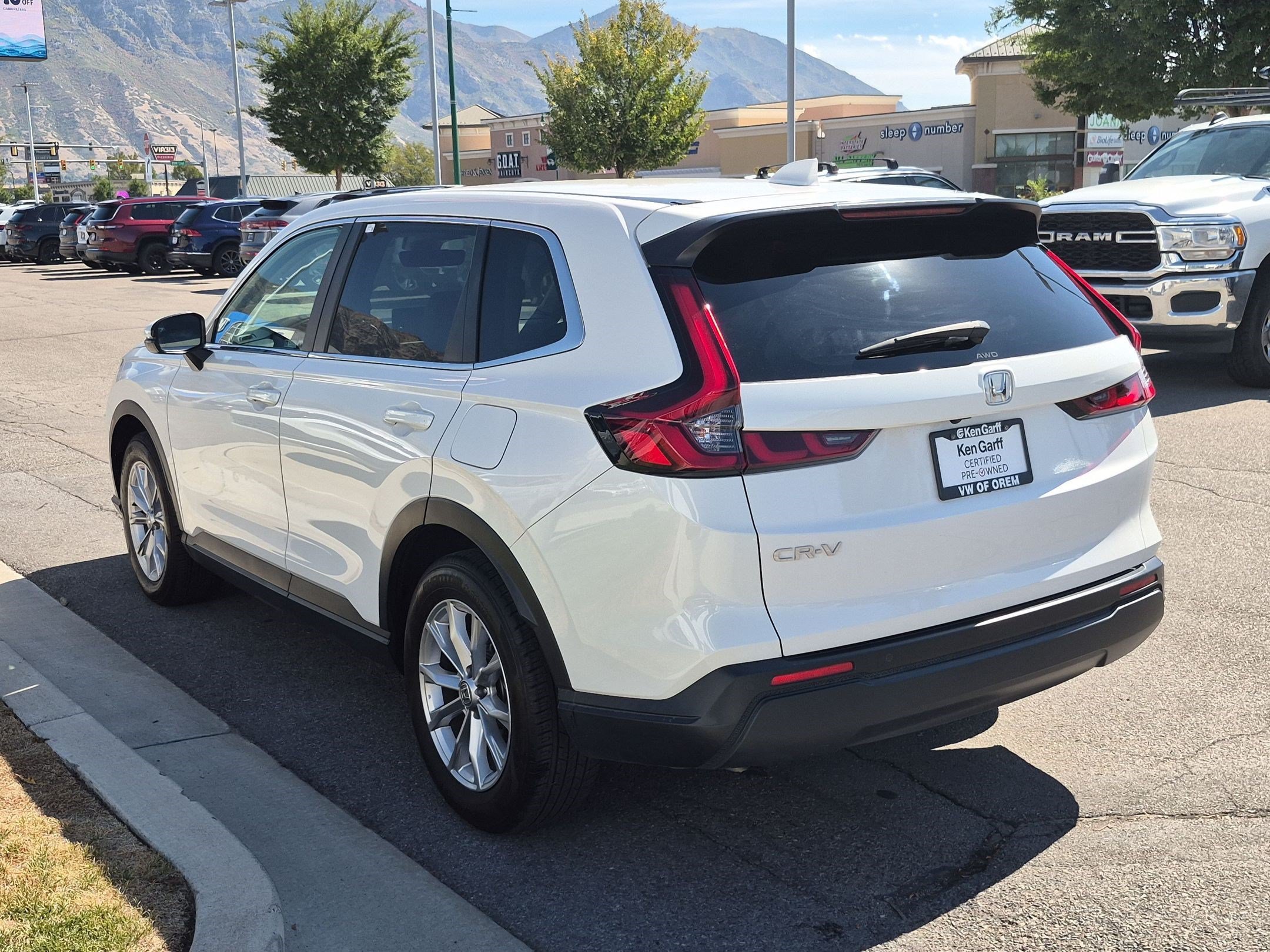 Used 2024 Platinum White Pearl Honda EX-L image 5