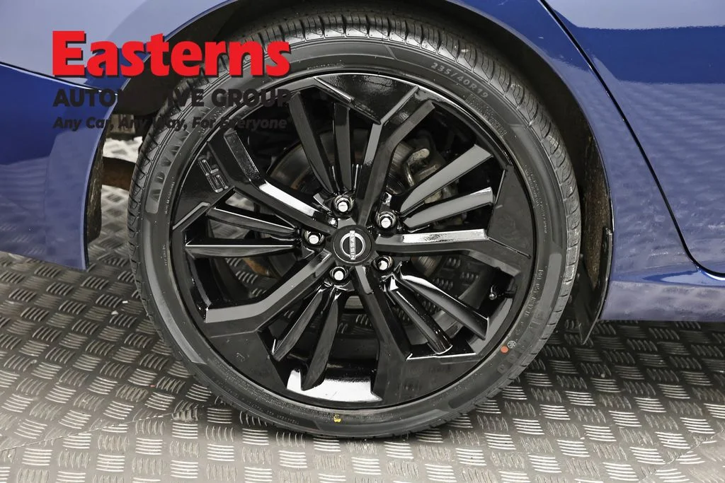Used 2023 Blue Nissan 2.5 SR image 29