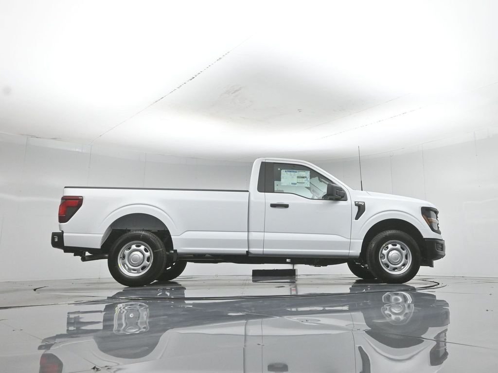 New 2026 Oxford White Ford XL image 7