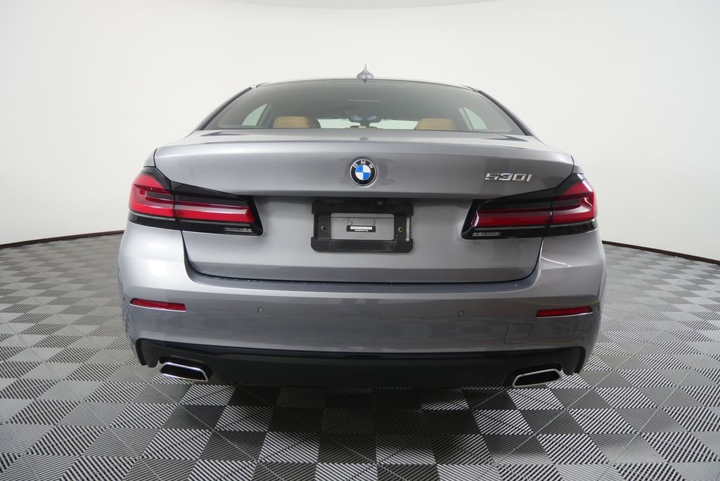 Certified Used 2023 Skyscraper Grey Metallic BMW 530i image 4