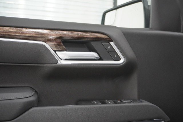 New 2026 Summit White GMC SLE image 14