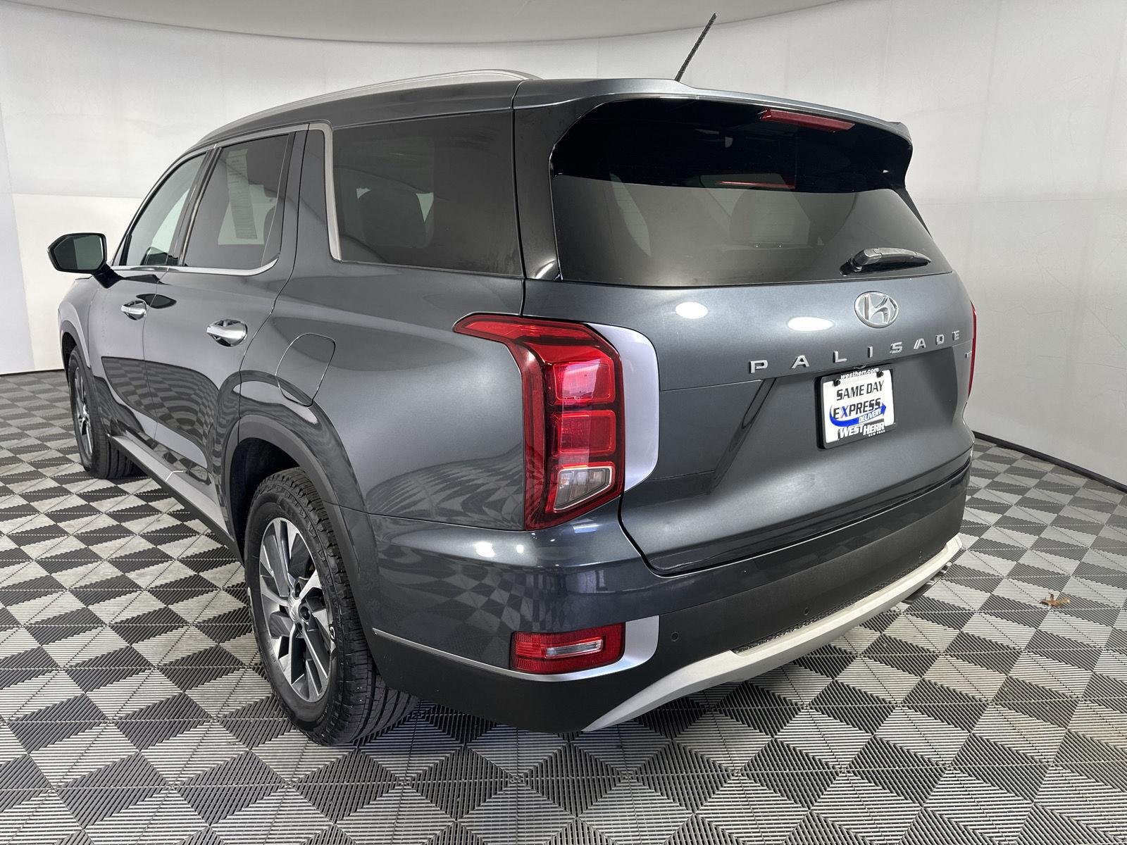 Used 2020 Steel Graphite Hyundai SEL image 5