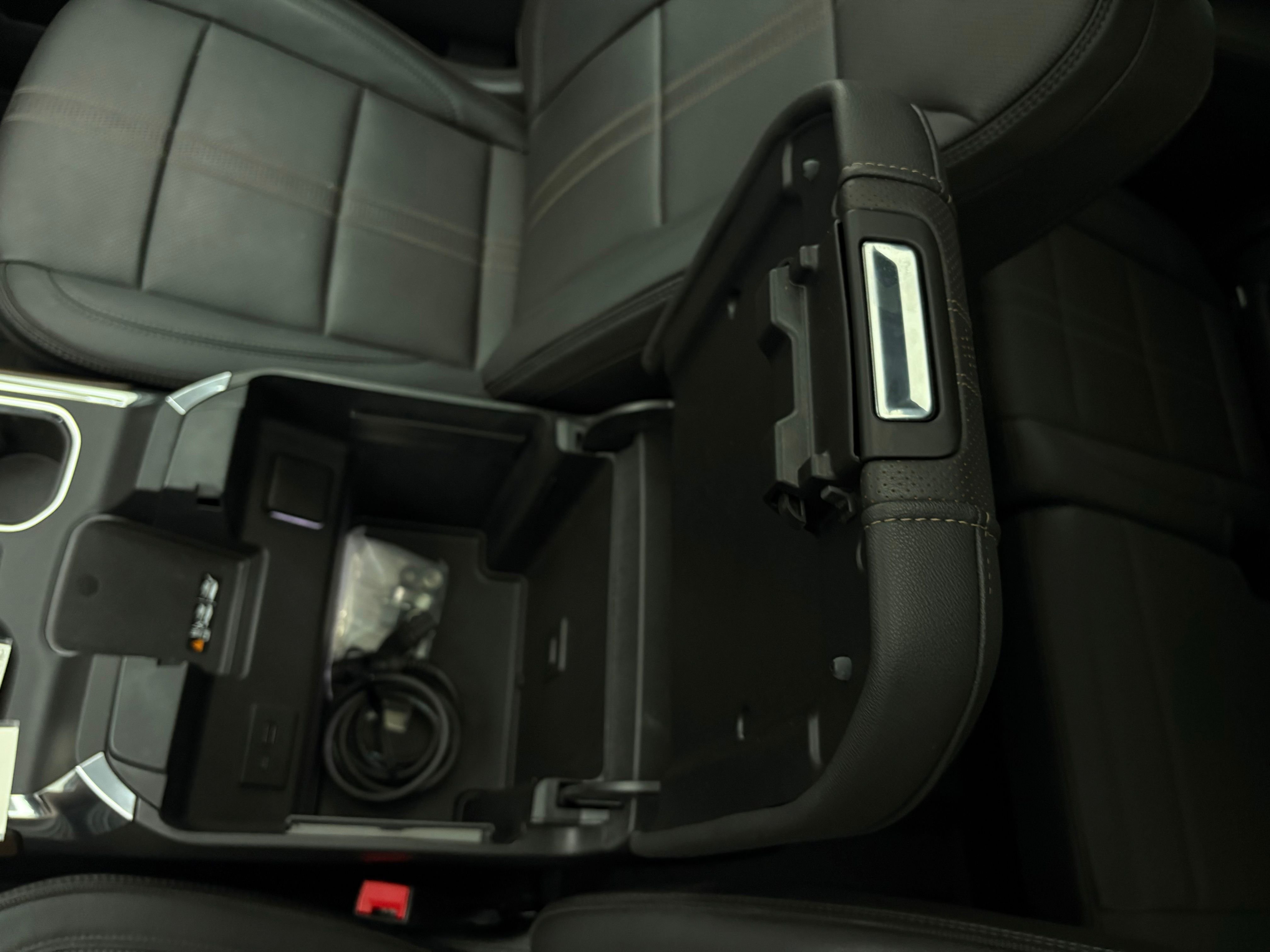Used 2023 Iridescent Pearl Tricoat Chevrolet High Country image 33