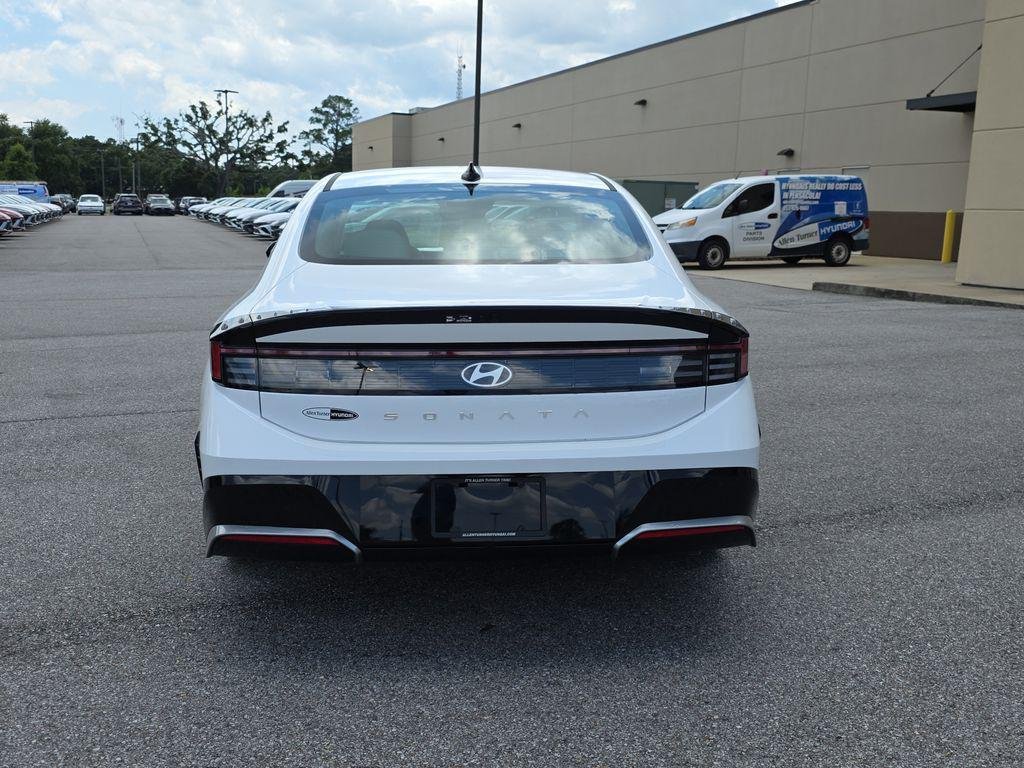 New 2026 Serenity White Hyundai SEL Sport image 7