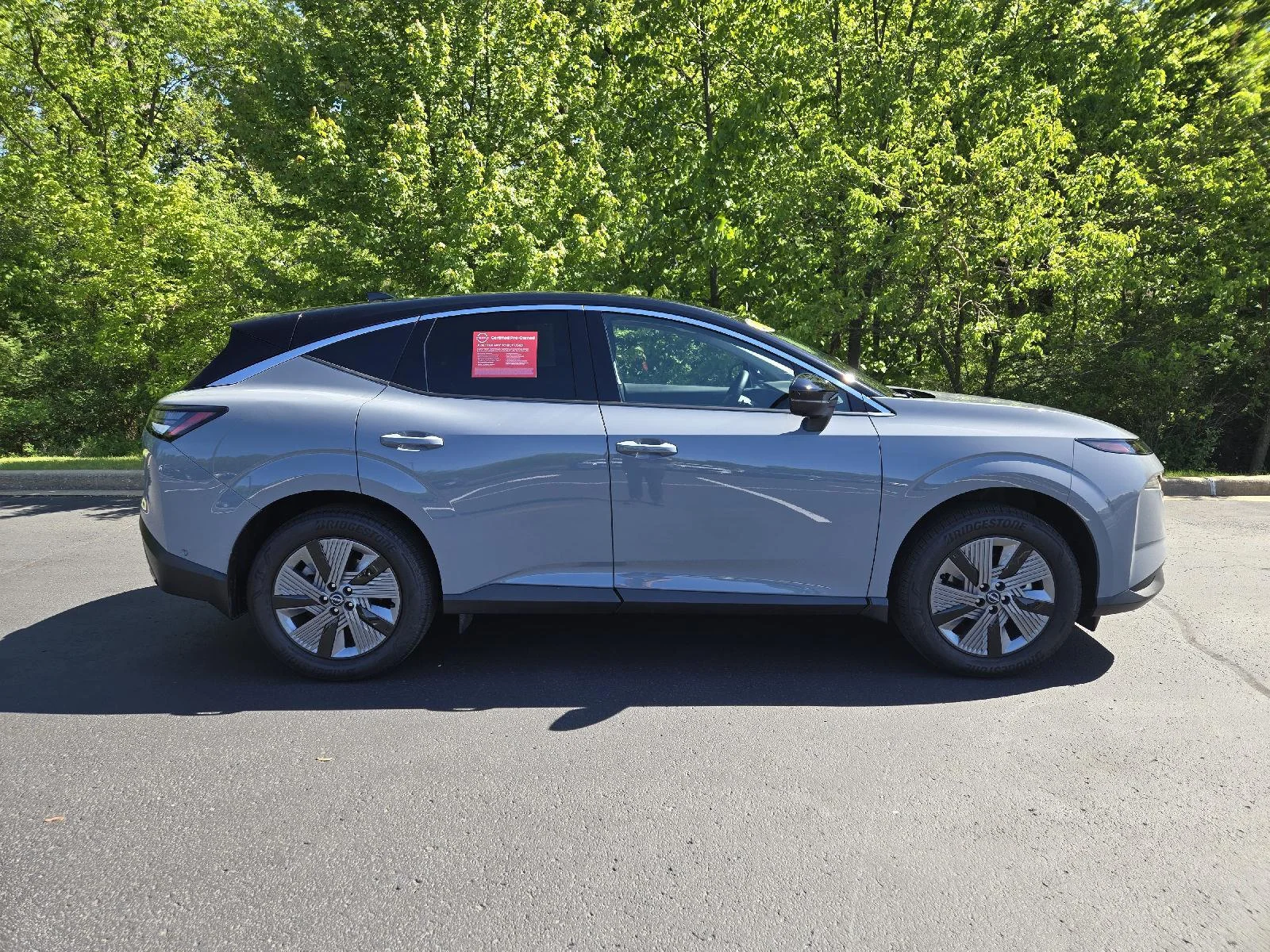 Certified Used 2025 Boulder Gray Pearl/Super Black Nissan SL image 2