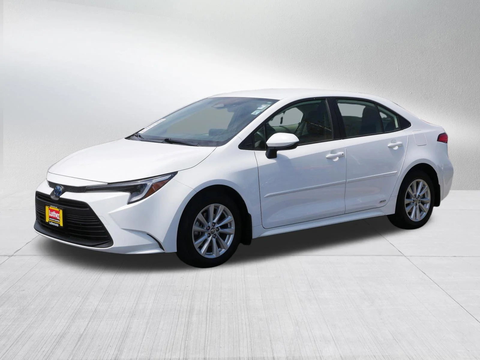 Used 2023 Ice Cap Toyota Hybrid LE image 3
