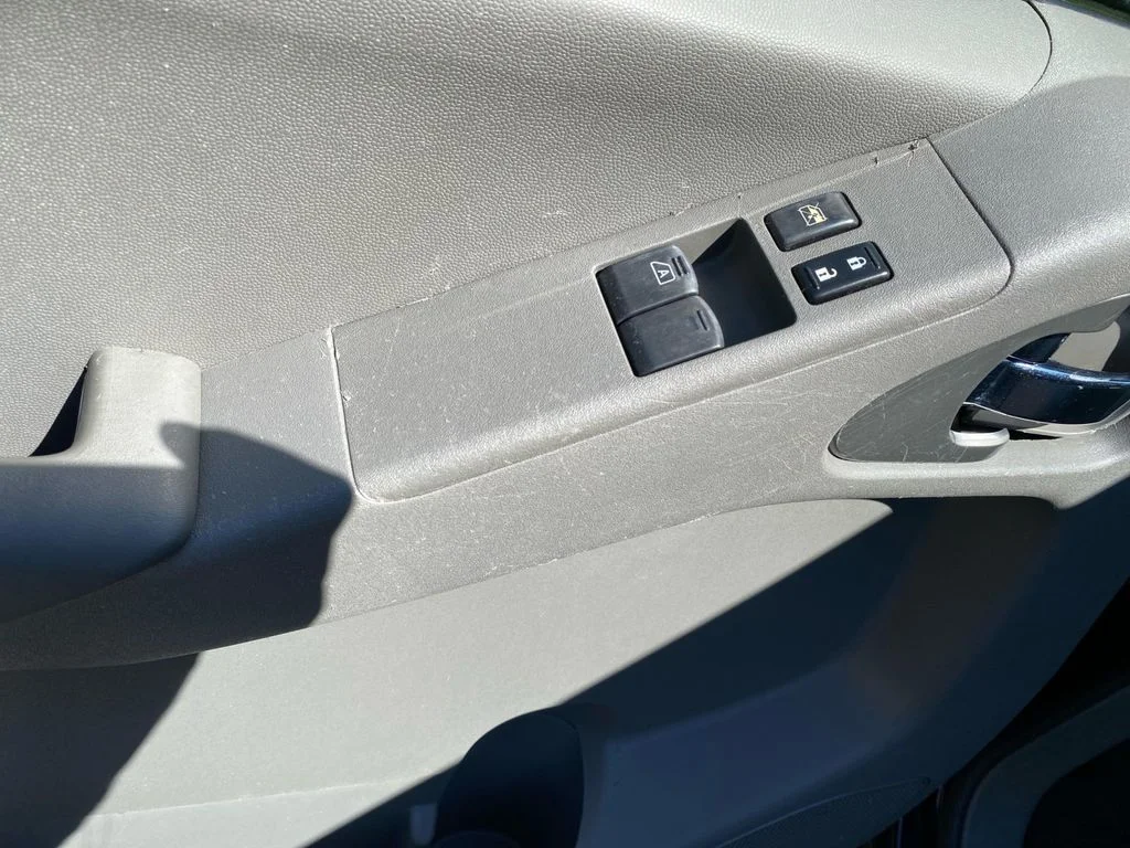 Used 2007 Super Black Nissan XE image 12