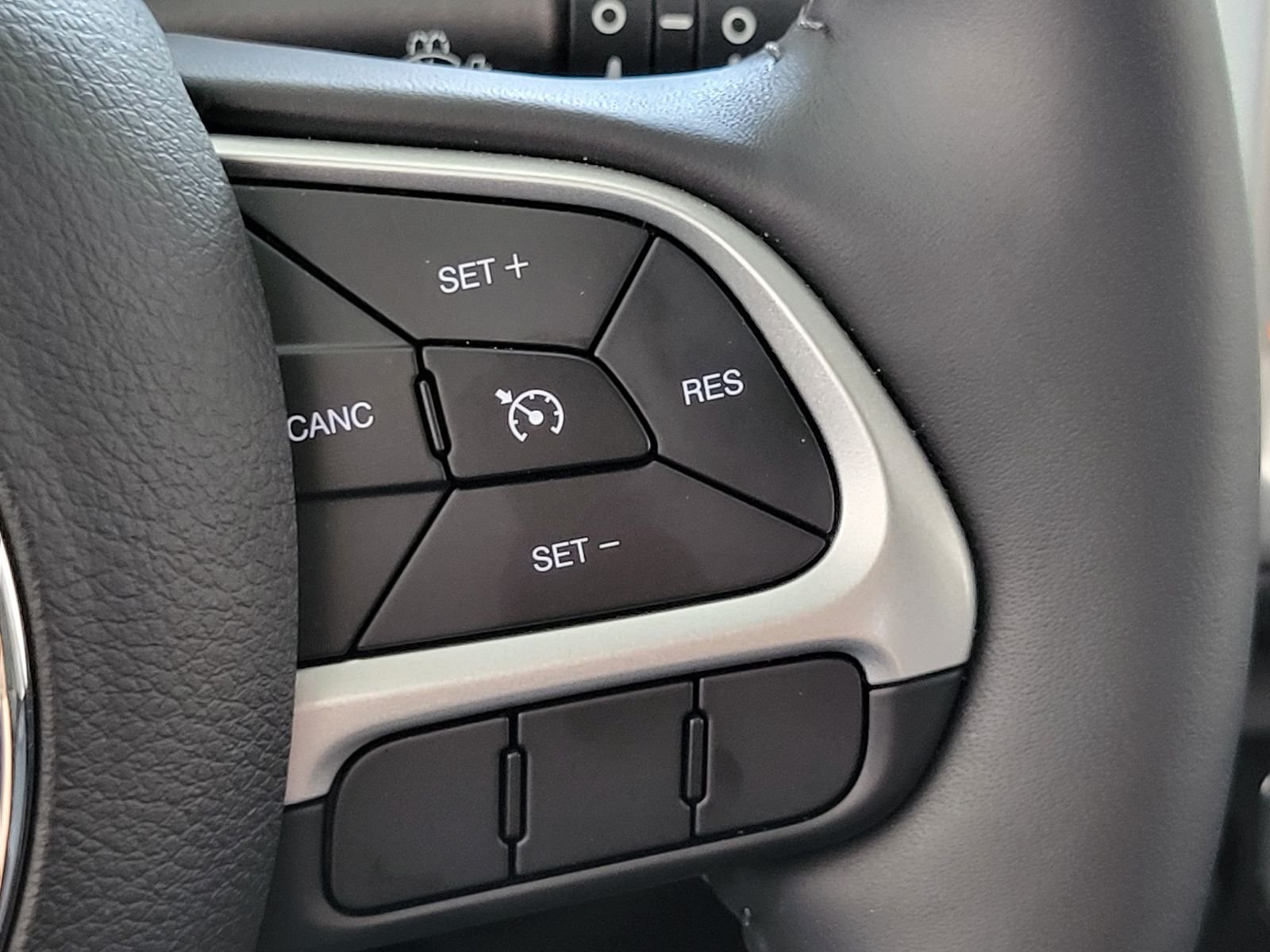 Used 2019 Silver Jeep Limited image 17