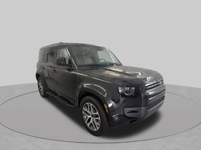 New 2026 Santorini Black Land Rover X-Dynamic SE image 3