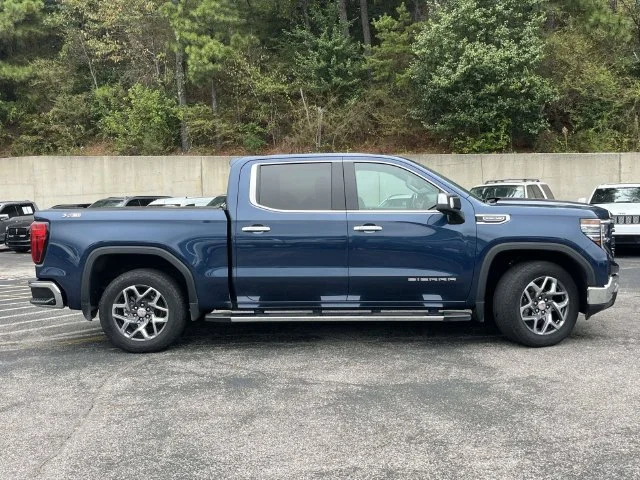 Certified Used 2022 Pacific Blue Metallic GMC SLT image 2
