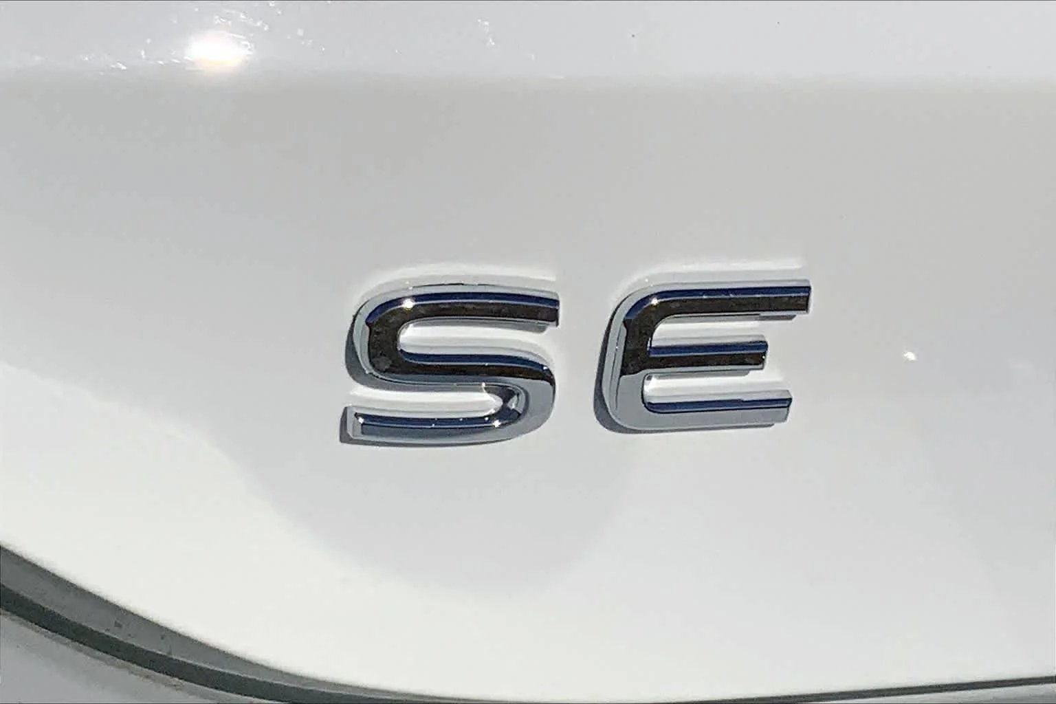 New 2026 Pure White Volkswagen SE image 15