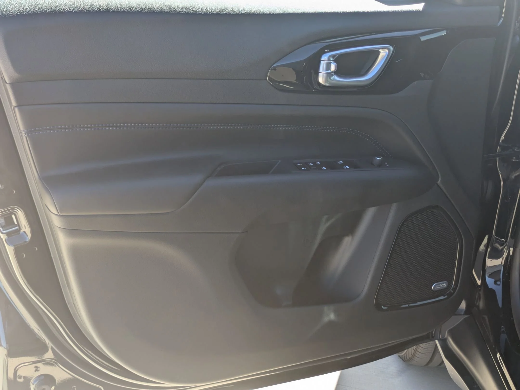 2025 Jeep Compass Limited - Photo 11