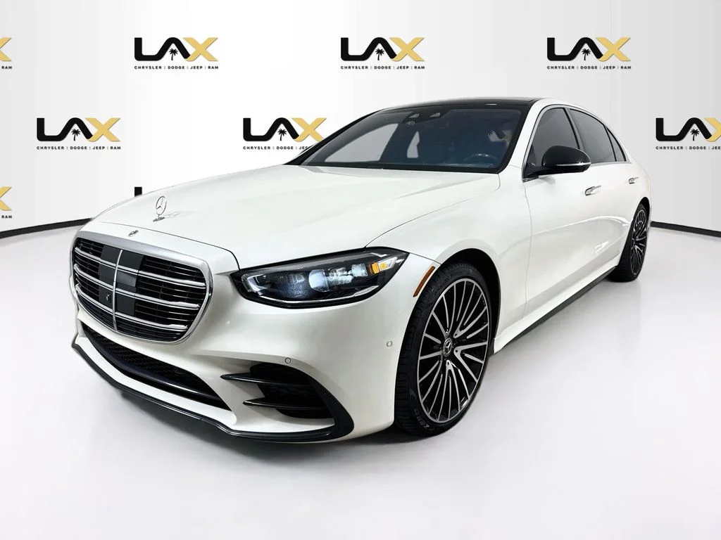 Used 2022 White Mercedes-Benz S 580 image 3