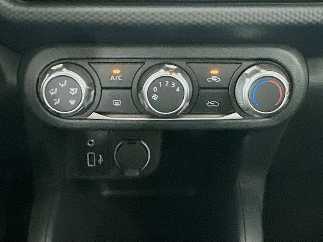 2025 Nissan KICKS PLAY Base - Photo 18