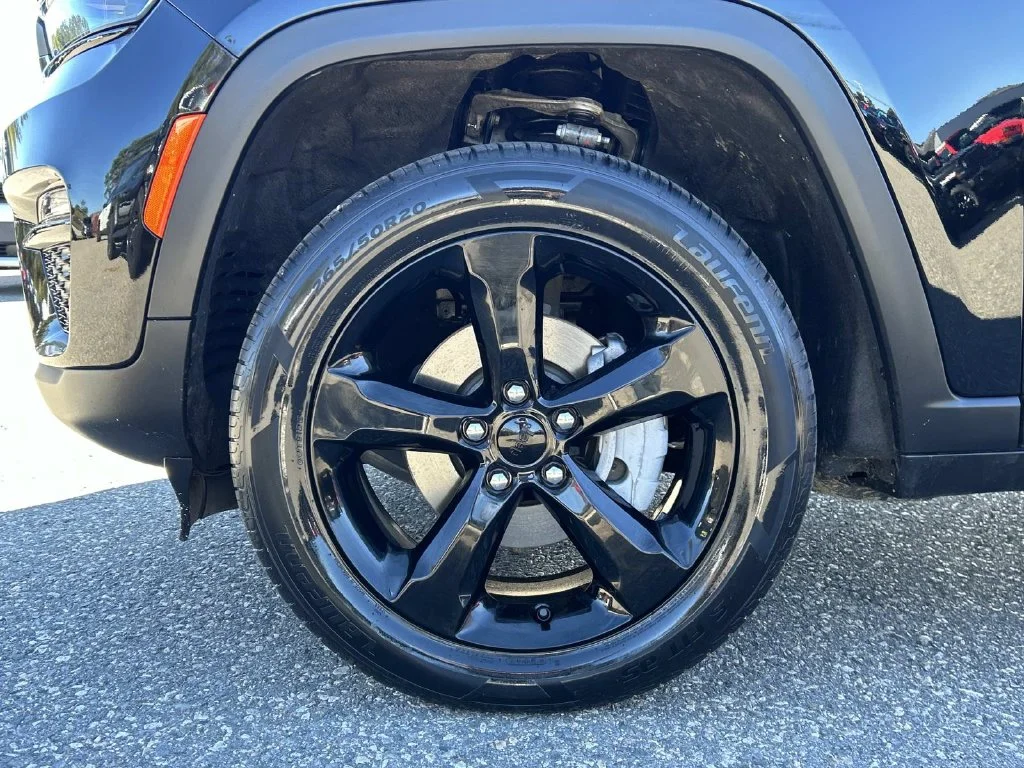 Certified Used 2024 Black Jeep Limited image 9