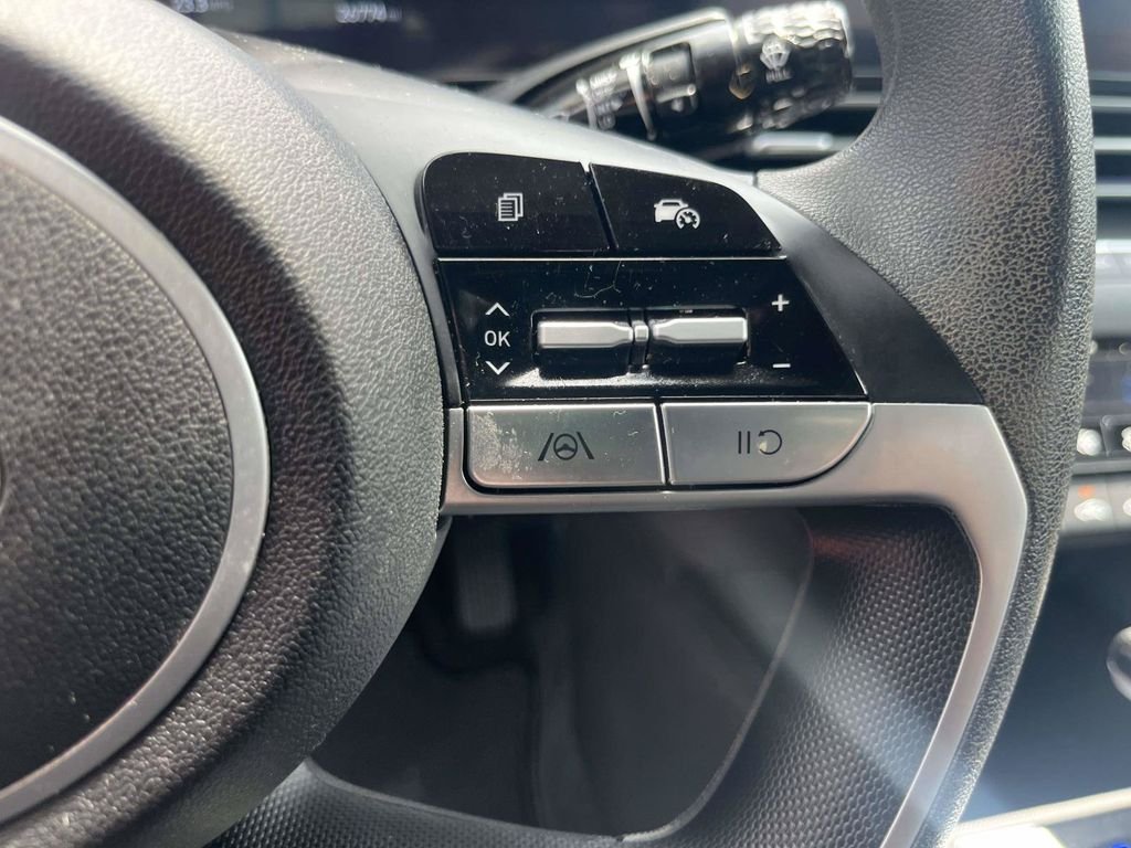 Used 2024 Black Hyundai SEL image 18