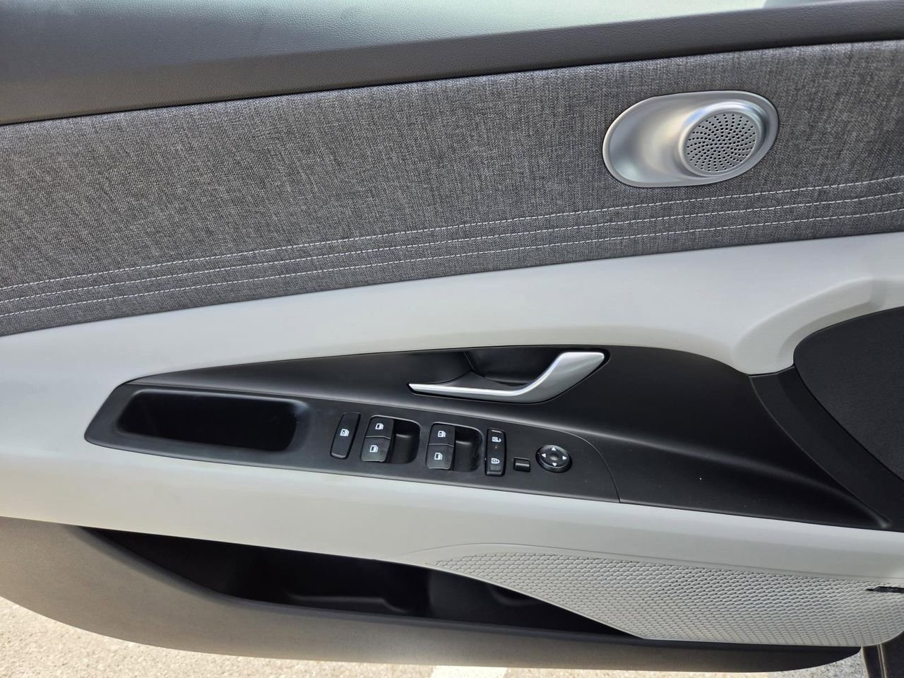New 2026 Ecotronic Gray Hyundai Limited image 13