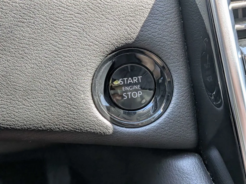 Used 2025 White Nissan SV image 27