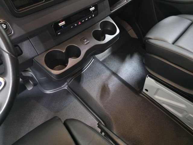 Used 2022 White Mercedes-Benz Passenger 144 WB image 25