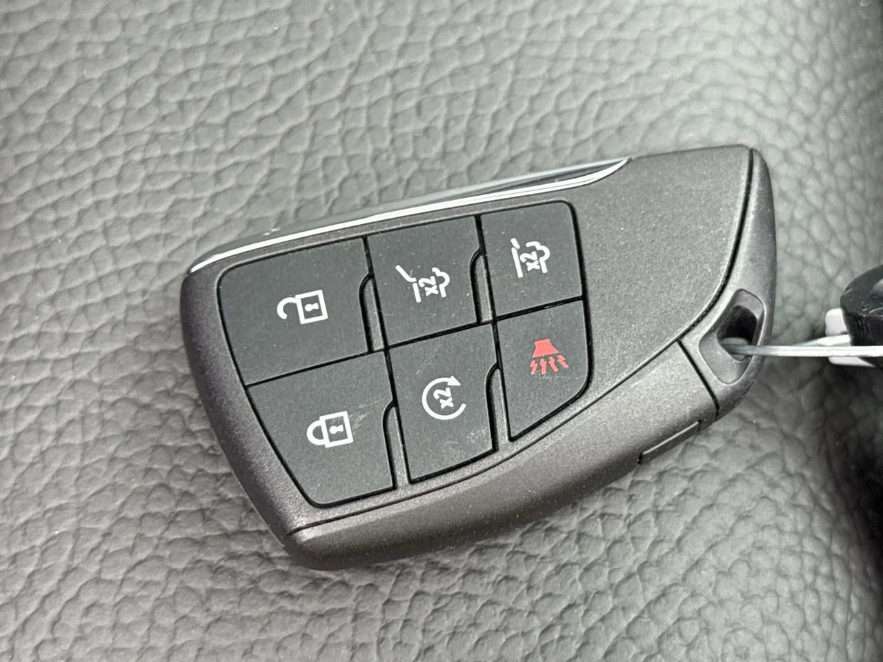 2026 GMC Yukon XL Denali - Photo 28