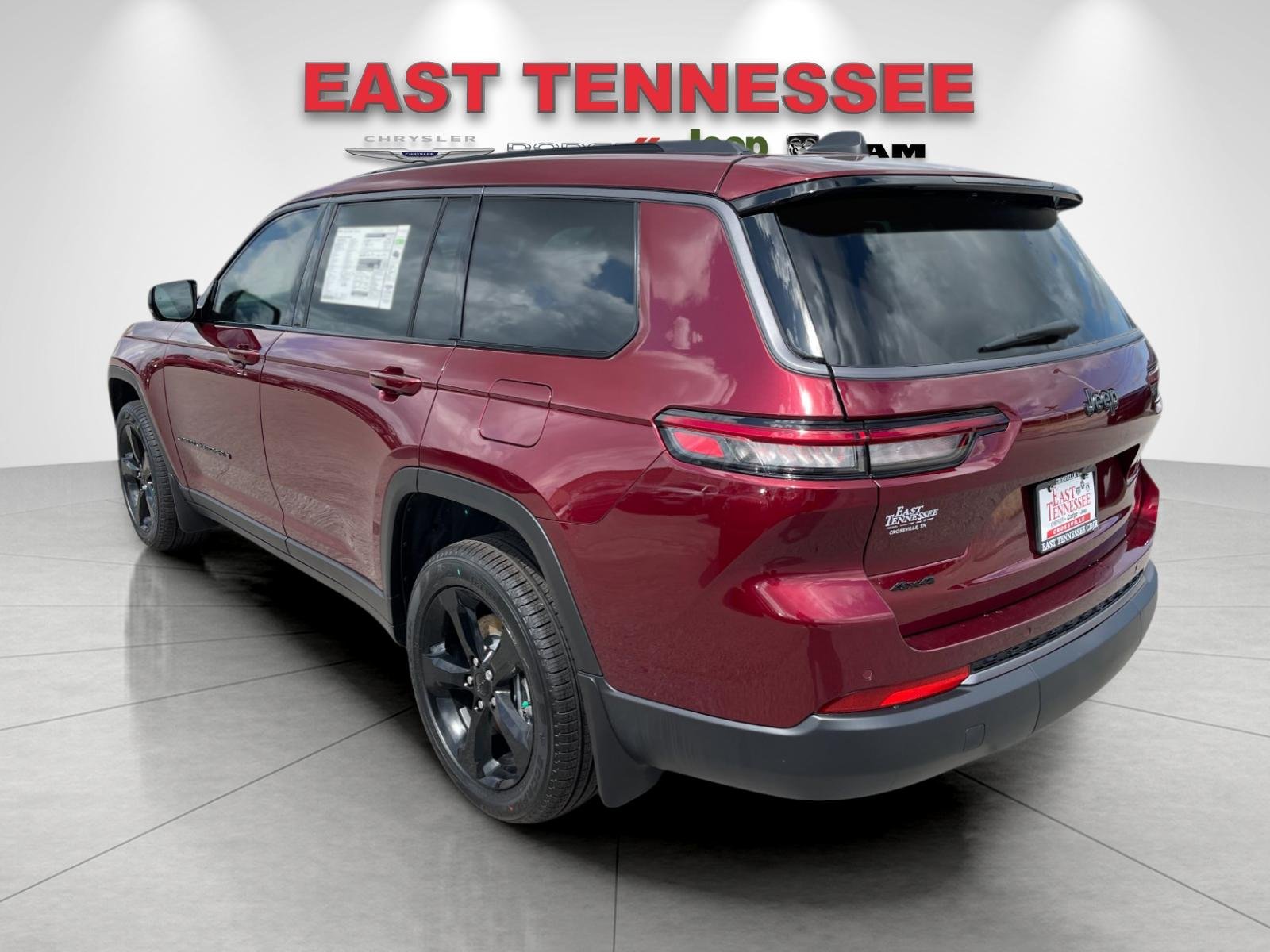New 2026 Velvet Red Pearl-Coat Exterior Paint Jeep Limited image 5