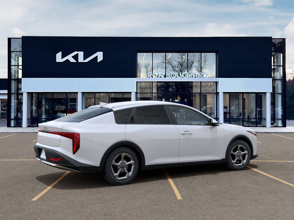 New 2026 Snow White Pearl Kia LXS image 6