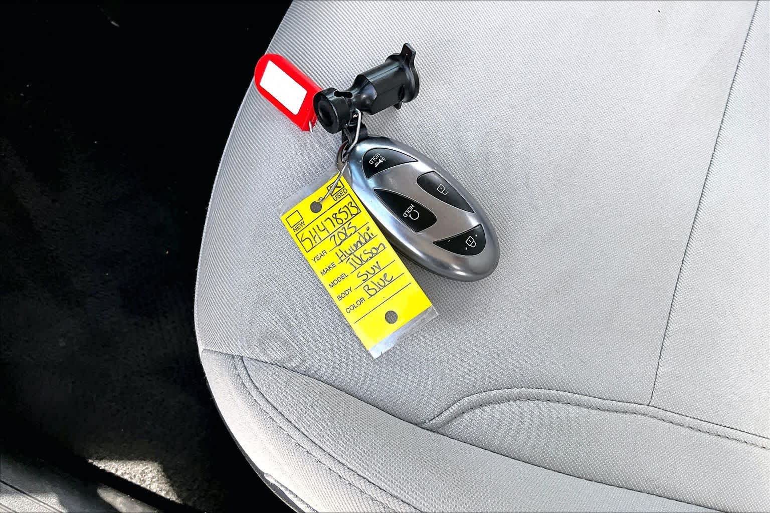 Used 2025 Atlantis Blue Hyundai SE image 13