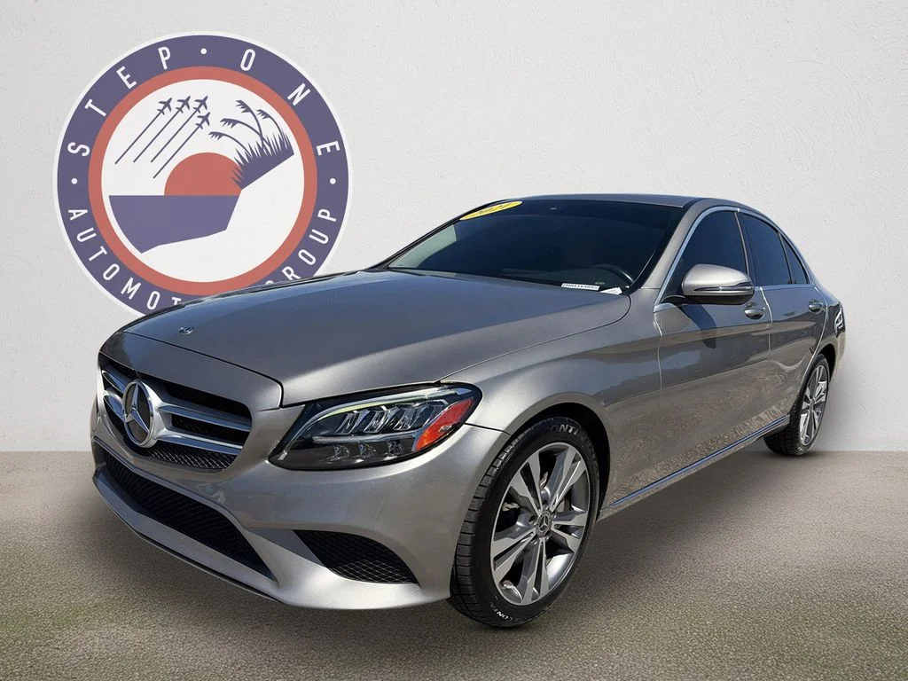 Used 2021  Mercedes-Benz C 300 image 2