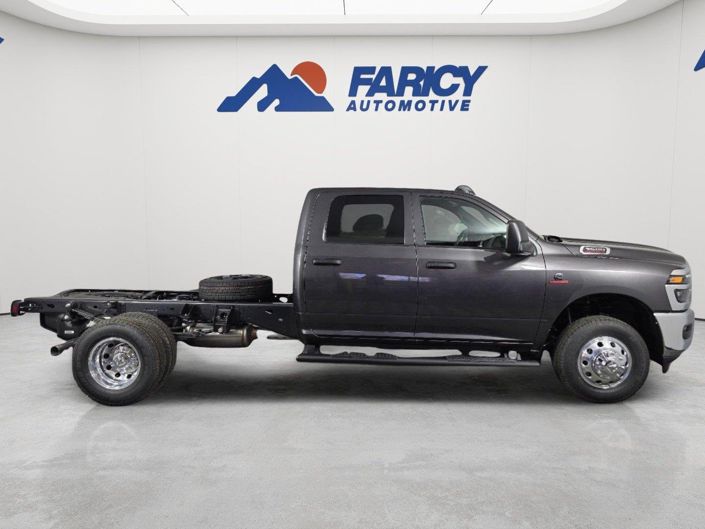 2026 RAM 3500 Chassis Tradesman - Photo 8