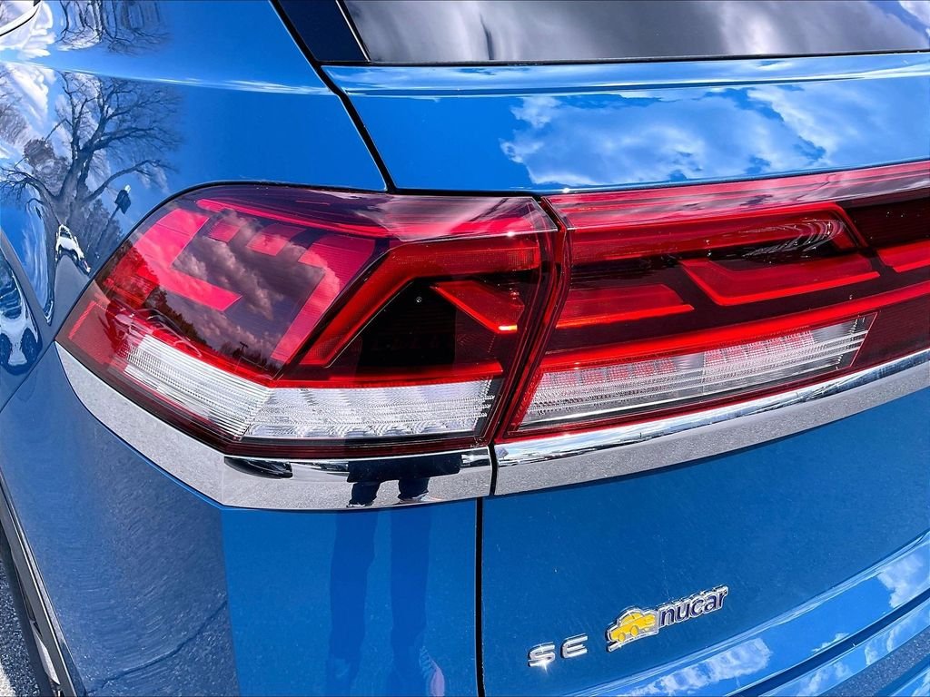 Used 2025 Mountain Lake Blue Metallic Volkswagen 2.0T SE w/Technology image 31