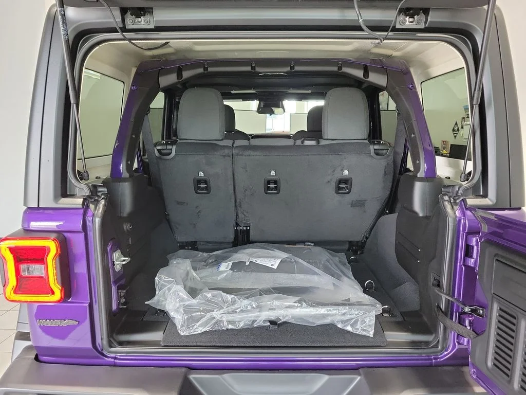 New 2026 Reign Jeep Rubicon image 8