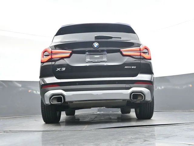 Used 2022 Black BMW xDrive30i image 33