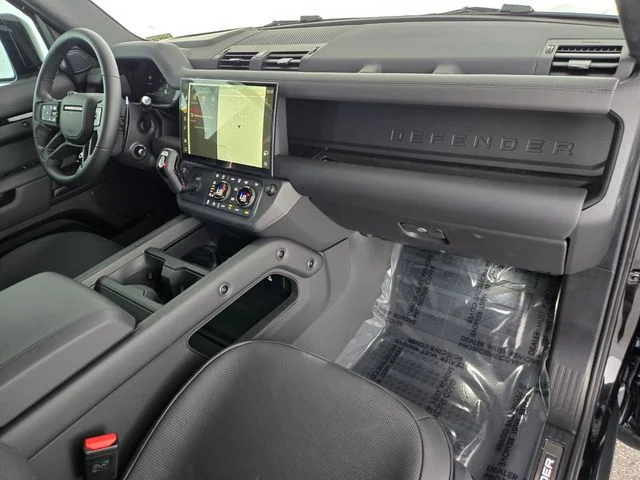 New 2026 Narvik Black Land Rover OCTA image 18