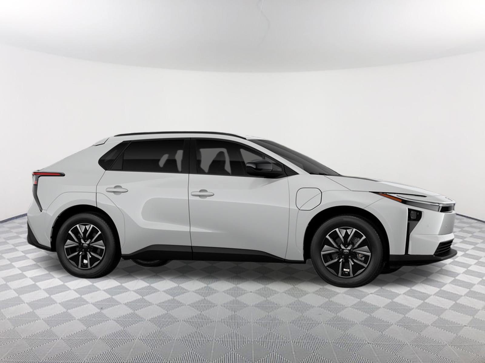 New 2026 Wind Chill Pearl Toyota XLE image 13