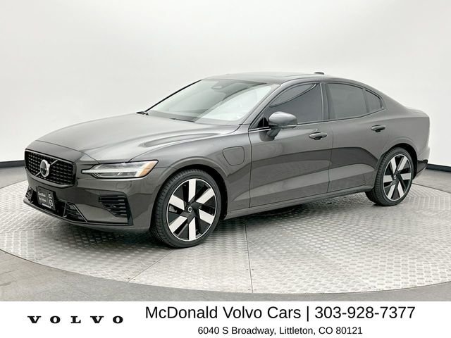 2025 Volvo S60 Plug-In Hybrid T8 Plus