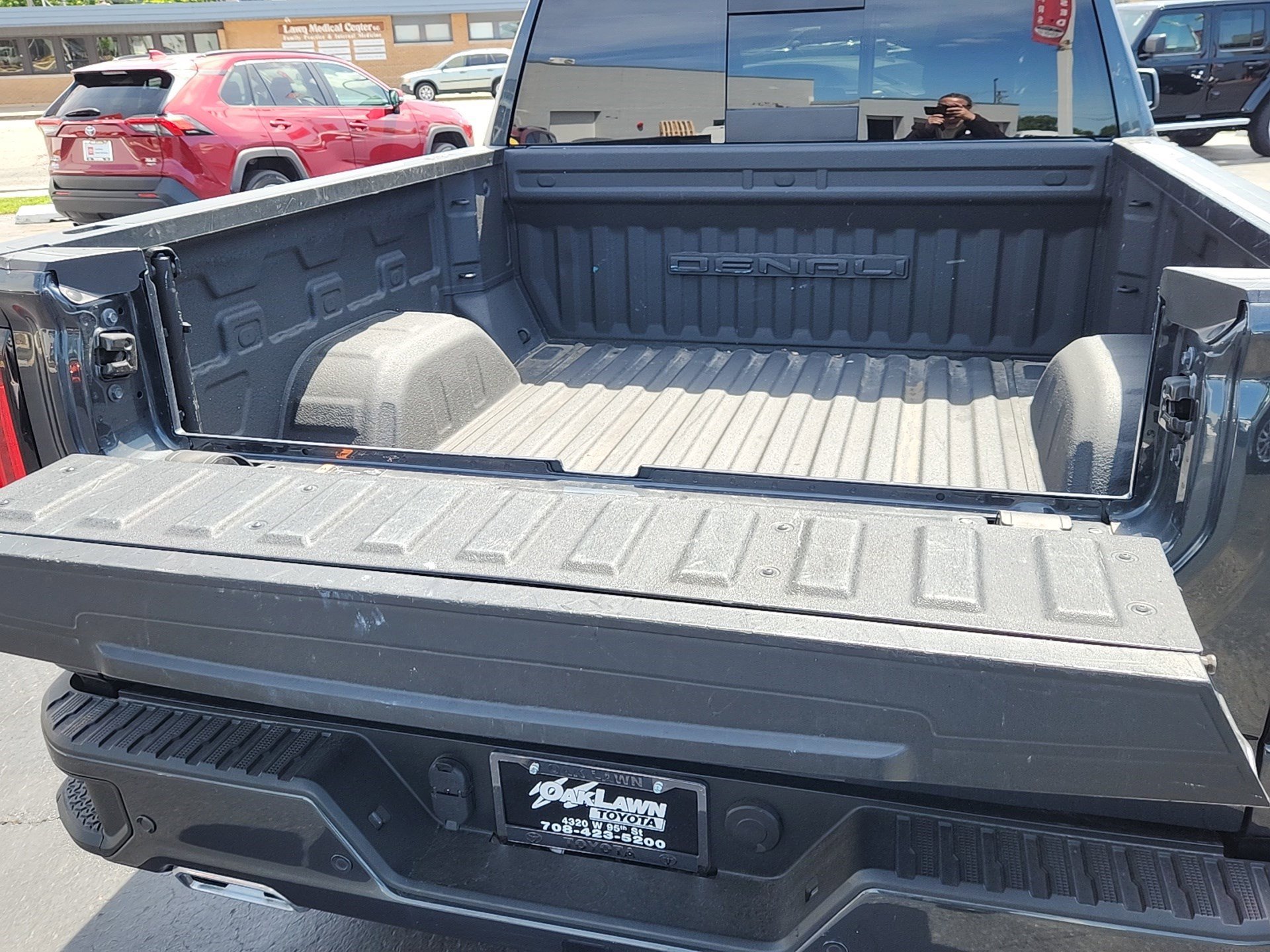 Used 2021 Hunter Metallic GMC Denali image 28