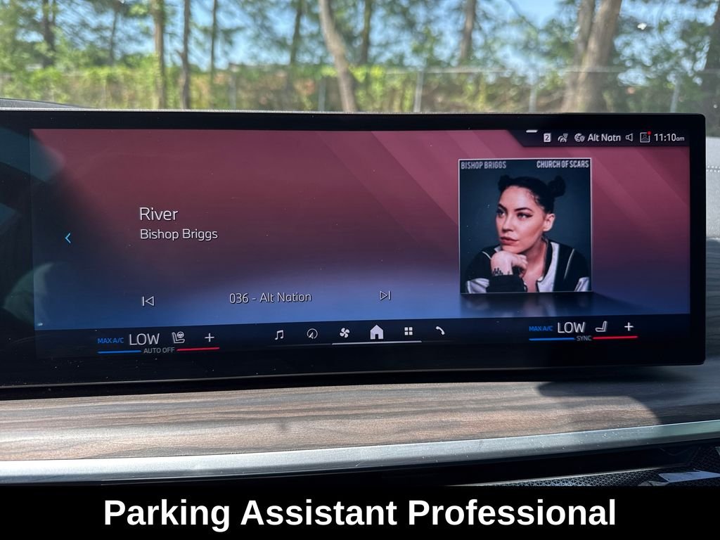 Used 2024 Black BMW xDrive40i image 18