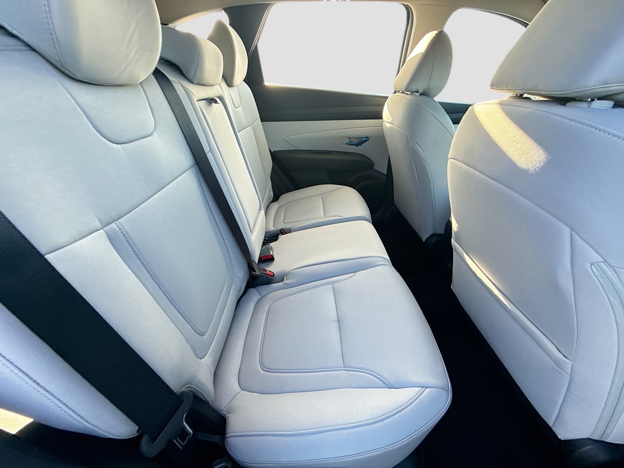 New 2026 Shimmering Silver Hyundai SE FWD image 43