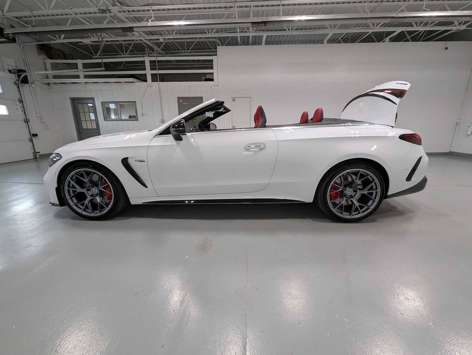 New 2026 MANUFAKTUR Moonlight White Metallic Mercedes-Benz AMG® CLE 53 4MATIC+ Cabriolet image 11